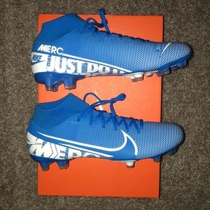 Nike Mercurial Superfly 7 Academy Soccer Cleats
